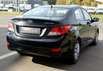 Подержанный автомобиль Hyundai Solaris Sedan 2013 года (6 фото)