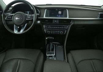 Подержанный автомобиль Kia Optima Sedan 2018 года (23 фото)