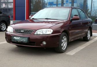 Подержанный автомобиль Kia Spectra Sedan 2008 года (3 фото)