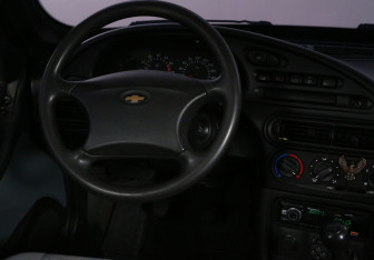 Подержанный автомобиль Chevrolet Niva 2004 года (14 фото)