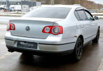 Подержанный автомобиль Volkswagen Passat Sedan 2007 года (6 фото)