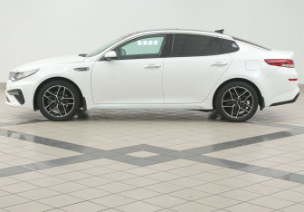 Подержанный автомобиль Kia Optima Sedan 2018 года (7 фото)