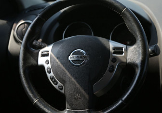 Подержанный автомобиль Nissan Qashqai+2 2009 года (17 фото)