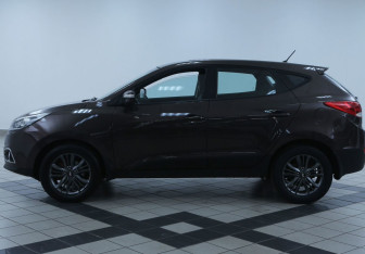 Подержанный автомобиль Hyundai ix35 2014 года (5 фото)