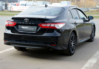 Подержанный автомобиль Toyota Camry Sedan 2018 года (6 фото)