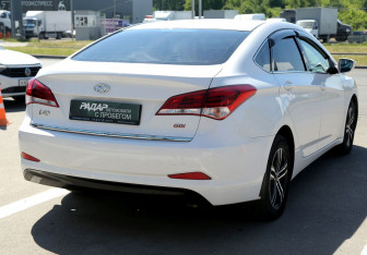 Подержанный автомобиль Hyundai i40 Sedan 2015 года (6 фото)