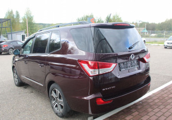 Подержанный автомобиль SsangYong Stavic 2014 года (5 фото)