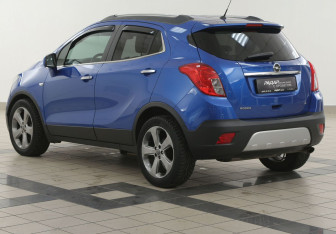 Подержанный автомобиль Opel Mokka 2013 года (2 фото)