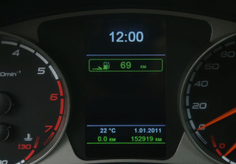 Подержанный автомобиль LADA (ВАЗ) Priora Hatchback 2012 года (17 фото)