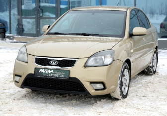 Подержанный автомобиль Kia Rio Sedan 2010 года (3 фото)