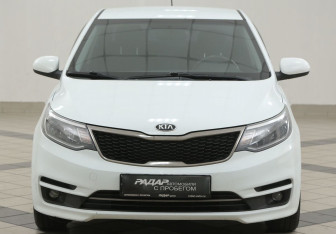 Подержанный автомобиль Kia Rio Sedan 2016 года (6 фото)