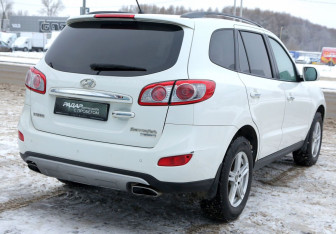 Подержанный автомобиль Hyundai Santa Fe 2011 года (6 фото)