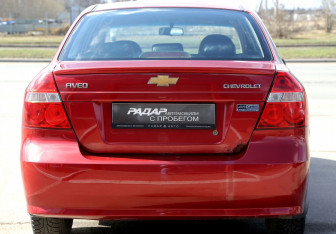 Подержанный автомобиль Chevrolet Aveo Sedan 2006 года (5 фото)