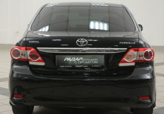 Подержанный автомобиль Toyota Corolla Sedan 2012 года (3 фото)