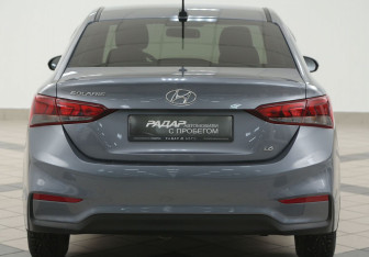 Подержанный автомобиль Hyundai Solaris Sedan 2017 года (3 фото)