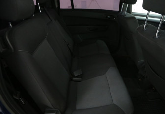 Подержанный автомобиль Opel Zafira Compactvan 2007 года (11 фото)