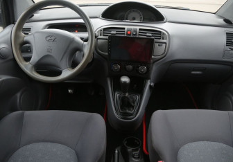 Подержанный автомобиль Hyundai Matrix 2004 года (12 фото)