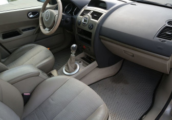 Подержанный автомобиль Renault Megane Sedan 2007 года (9 фото)