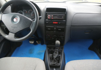 Подержанный автомобиль Fiat Albea 2011 года (12 фото)
