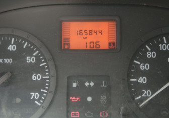 Подержанный автомобиль Renault Logan Sedan 2006 года (17 фото)
