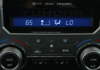 Подержанный автомобиль Toyota Tundra 2020 года (24 фото)