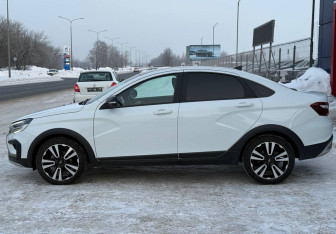 Подержанный автомобиль LADA (ВАЗ) Vesta Sedan 2023 года (3 фото)