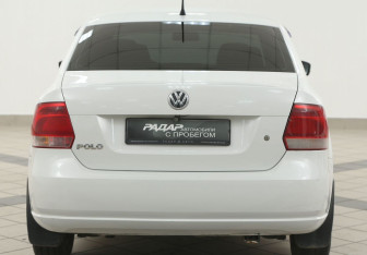 Подержанный автомобиль Volkswagen Polo Sedan 2013 года (3 фото)