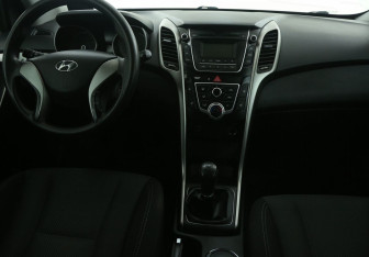 Подержанный автомобиль Hyundai i30 Hatchback 2013 года (12 фото)