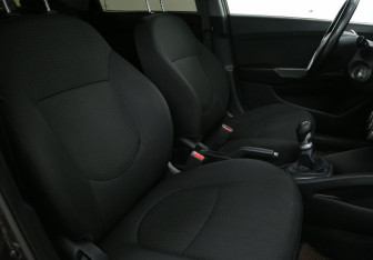 Подержанный автомобиль Kia Rio Sedan 2017 года (10 фото)