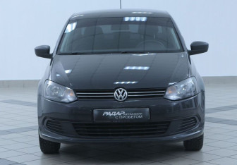 Подержанный автомобиль Volkswagen Polo Sedan 2015 года (2 фото)