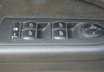 Подержанный автомобиль Ford Focus Wagon 2006 года (17 фото)