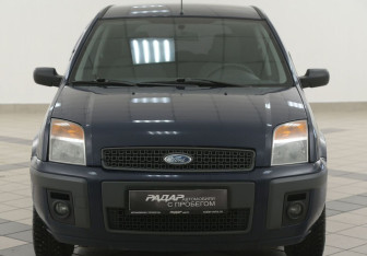 Подержанный автомобиль Ford Fusion 2008 года (6 фото)