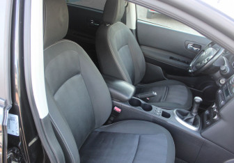 Подержанный автомобиль Nissan Qashqai 2012 года (11 фото)
