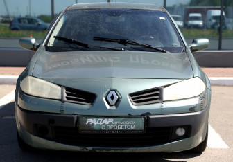 Подержанный автомобиль Renault Megane Sedan 2005 года (2 фото)