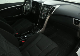 Подержанный автомобиль Hyundai i30 Hatchback 2013 года (9 фото)