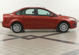 Подержанный автомобиль Ford Focus Sedan 2008 года (5 фото)