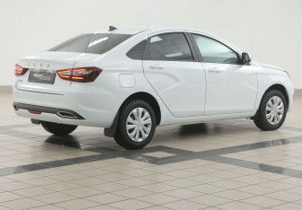 Подержанный автомобиль LADA (ВАЗ) Vesta Sedan 2024 года (4 фото)