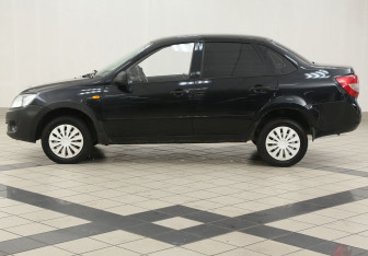 Подержанный автомобиль LADA (ВАЗ) Granta Sedan 2013 года (7 фото)