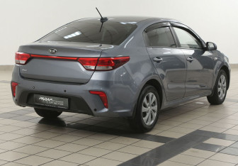 Подержанный автомобиль Kia Rio Sedan 2018 года (3 фото)