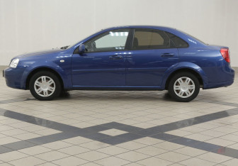 Подержанный автомобиль Chevrolet Lacetti Sedan 2011 года (7 фото)