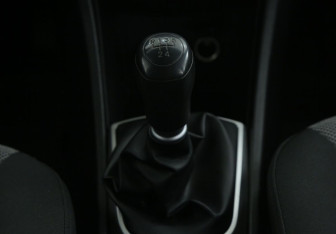 Подержанный автомобиль Hyundai Solaris Sedan 2011 года (15 фото)