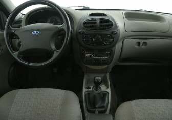 Подержанный автомобиль LADA (ВАЗ) Kalina Hatchback 2009 года (12 фото)