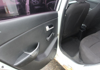 Подержанный автомобиль Kia Rio Sedan 2012 года (11 фото)