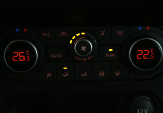 Подержанный автомобиль Nissan Qashqai 2012 года (17 фото)