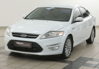 Подержанный автомобиль Ford Mondeo Sedan 2013 года (8 фото)