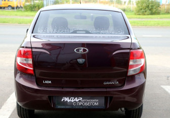 Подержанный автомобиль LADA (ВАЗ) Granta Sedan 2012 года (5 фото)