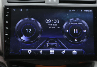 Подержанный автомобиль Toyota RAV4 2011 года (17 фото)