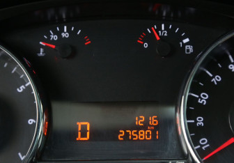 Подержанный автомобиль Peugeot 3008 2011 года (20 фото)