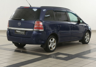 Подержанный автомобиль Opel Zafira Compactvan 2007 года (4 фото)