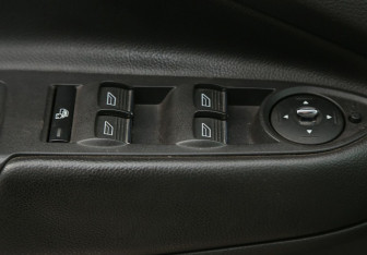Подержанный автомобиль Ford Kuga 2013 года (18 фото)